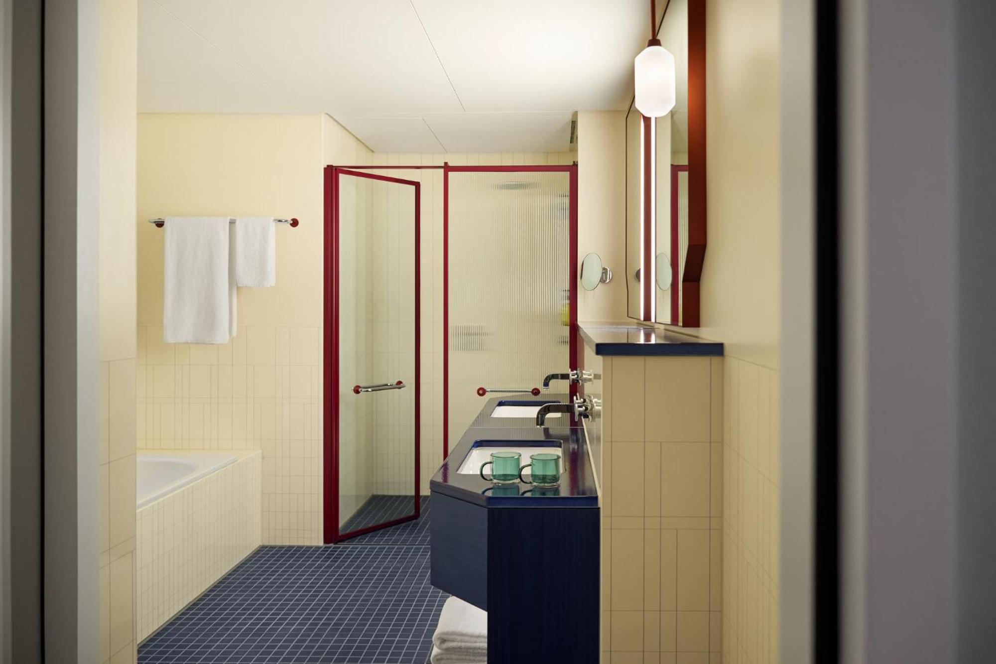Kimpton Main Frankfurt By Ihg Hotel Frankfurt am Main Bagian luar foto